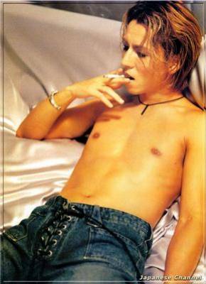 Yoshi le chanteur du groupe X Japan....magnifique