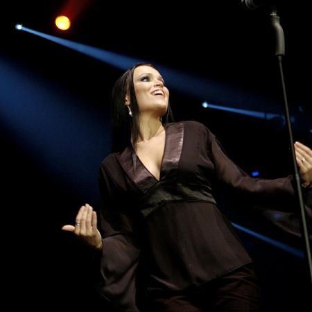 Encore un consert de Nigthwish......tarja tjrs aussi belle