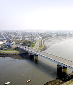 Le fameu pont ki s�pare lorient et lanester et ke g'ai traverser avec mon ch�ri....kel souvenir...