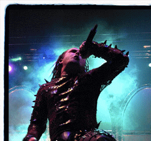 Gif encore de Dani en consert.....extra viv le black m�tal