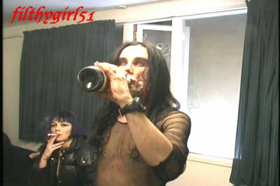 Et Dani molo sur l'alcool niark.....