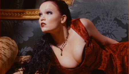 Tarja vraiment trop belle.....