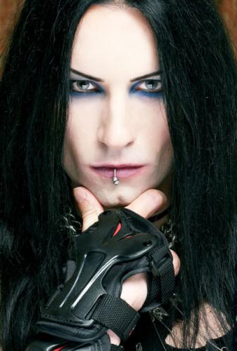 Chanteur du groupe Dope Stars trop beau....