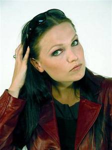 Heureux anniversaire Tarja.....